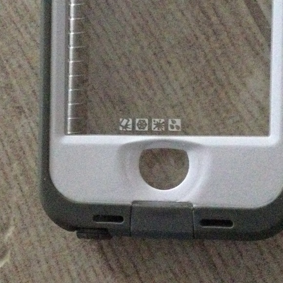 LifeProof Case- 5/5C IPhone - Picture 4 of 4